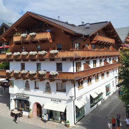 ゼーフェルト・イン・チロル Tiroler Weinstubeアパートホテル エクステリア 写真